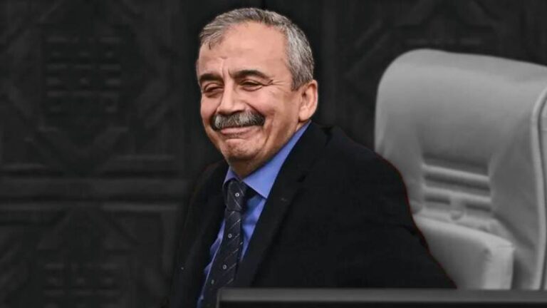 tbmm-baskanvekili-sirri-sureyya-onderin-naasi-neden-meclise-getirilmedi-sorusu-yanit-buldu-Z29IbOz5.jpg