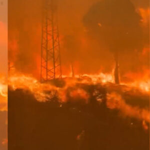 canakkaledeki yangindan korkunc goruntu alevlerin arasinda kaldilar MVOU4gzZ