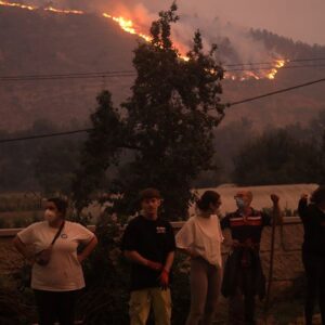 iber yarimadasi alev alev 19 ayri yangin DpSb95gN