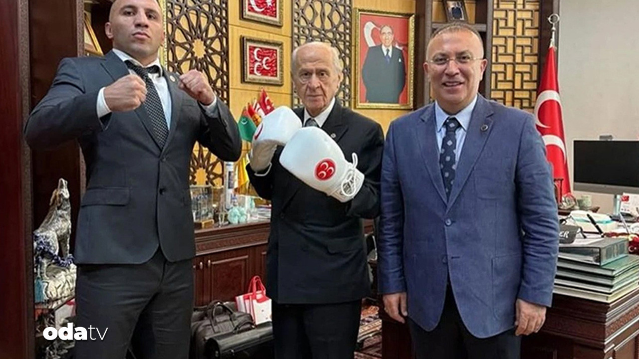 boks sampiyonundan mhp ziyareti bahceli eldivenleri takti B6dlj4W6