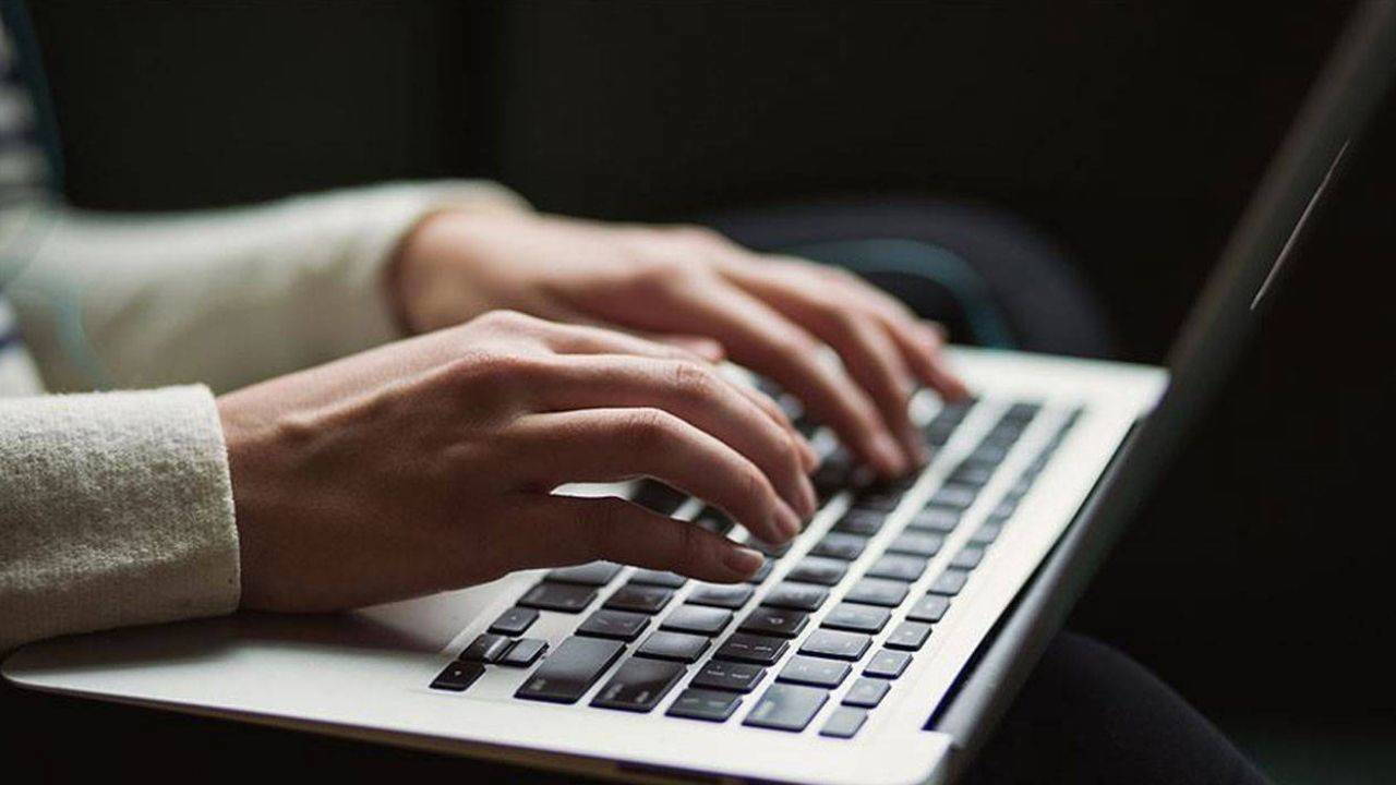 elektronik esyalarin fiyati cep yakiyor genclere bilgisayar da hayal ZNPDIDwT