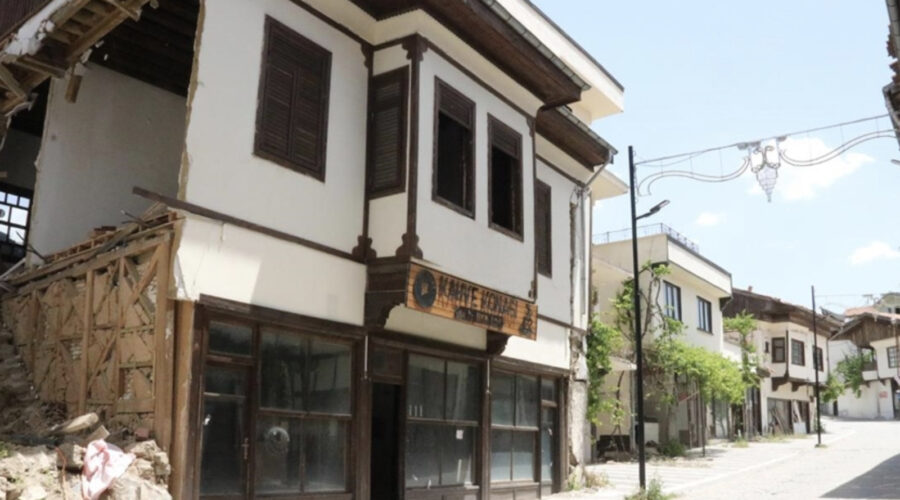 malatyada depremlerden etkilenen tescilli 13 tarihi konak yeniden ayaga kaldirilacak 13yCOsIa