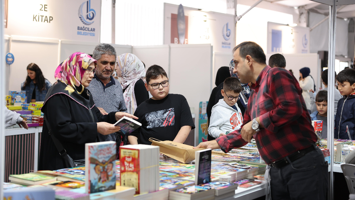 4 bagcilar kitap fuarina yogun ilgi kendi rekorunu tazeledi DTyrYcr9