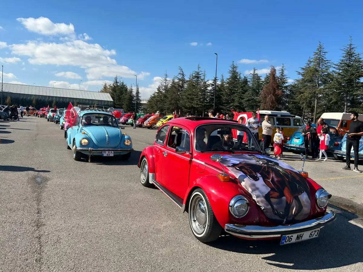 ankarada vosvos korteji ile cumhuriyet bayrami coskusu EASy1LGP.jpg