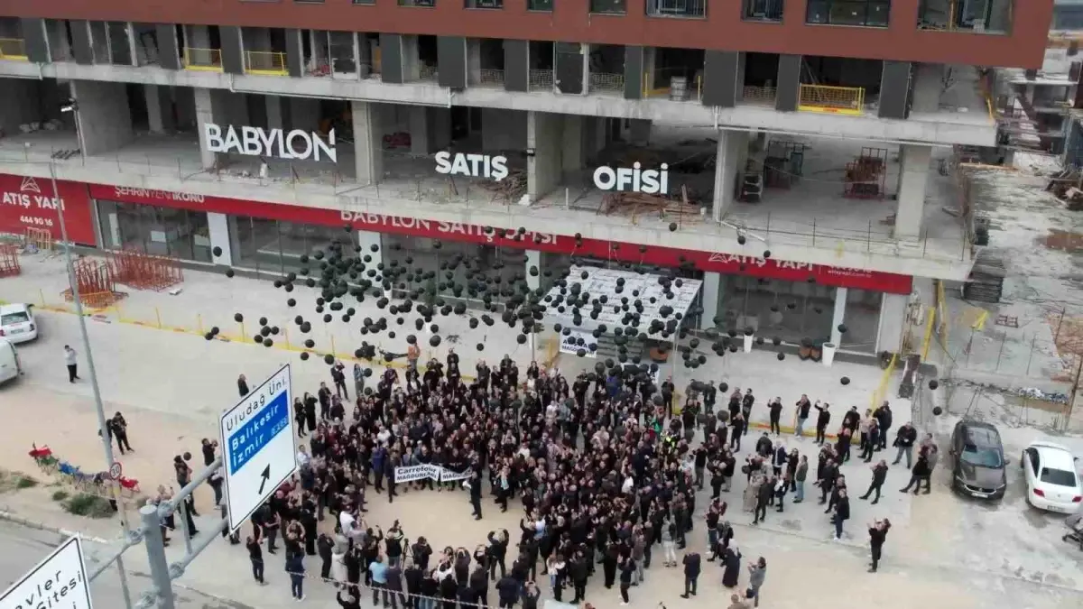 bursada 3 bin 500 aile insaati durdu siyah balonlarla tepki gosterdi mi2lEAib.jpg