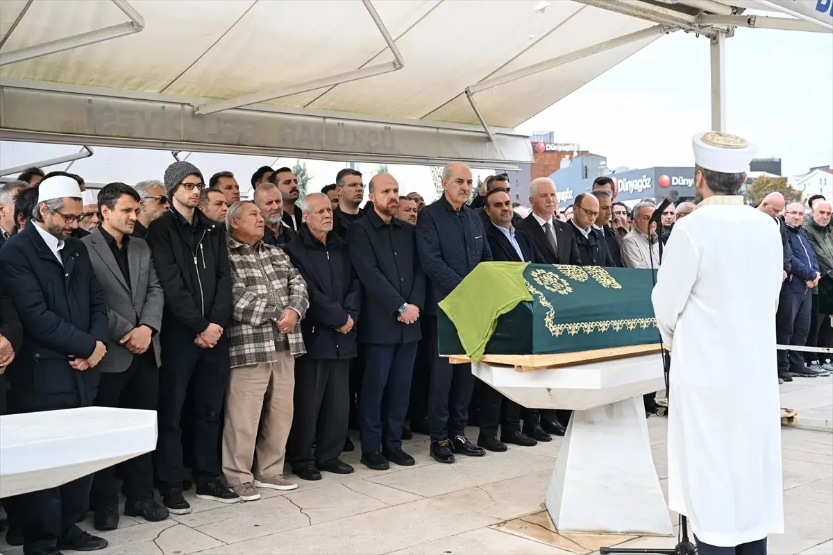 huriye tuzgen son yolculuguna ugurlandi ydvI4AUg.jpg