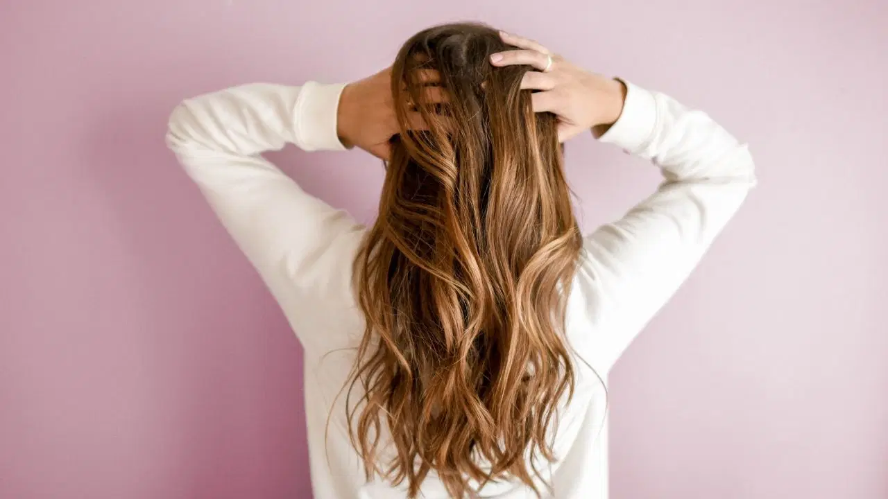 kuruluk yaglanma dokulme sac deriniz sagliginizin habercisi olabilir Cwwf1FyC.jpg