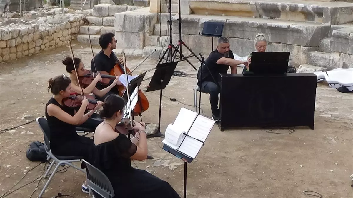 mersinde antik kent konserle senlendi KUT3IRAx