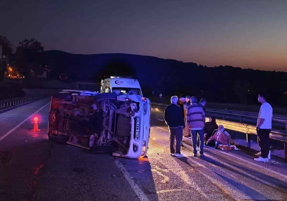 samsunda oto minibus carpismasi 9 yarali hMkSvkmY