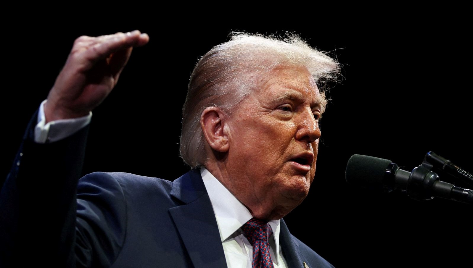 trumpin kalp yasi 65 cikti L3I2x4t8