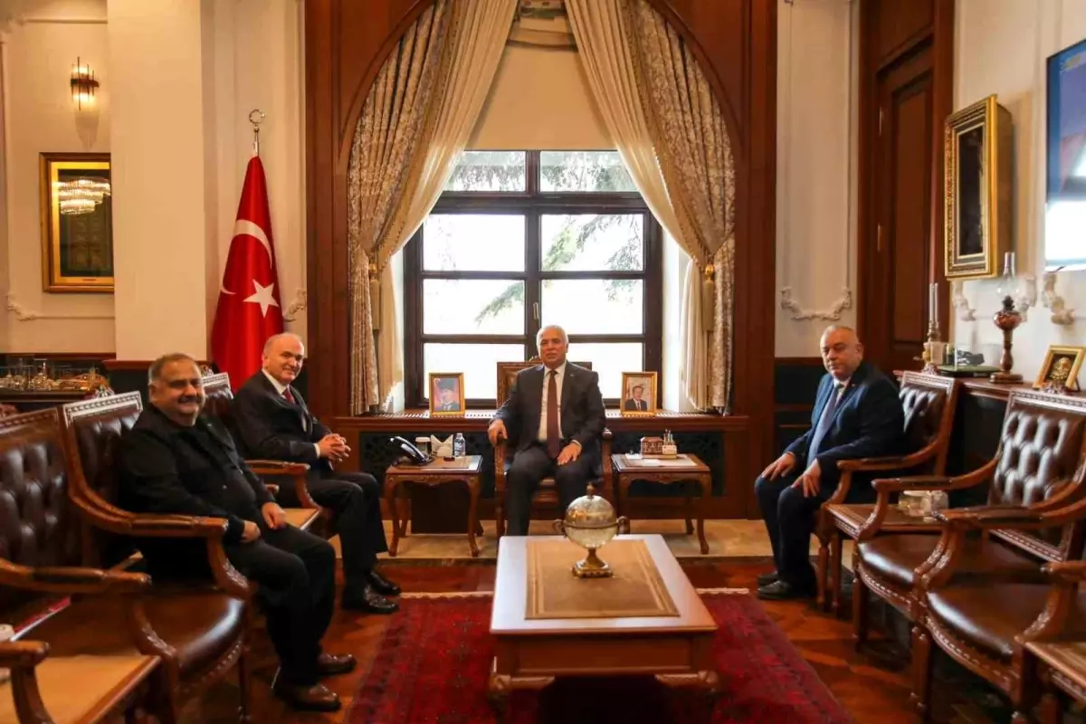 duzce heyeti trabzonda onemli ziyaretlerde bulundu 6GUARfcx.jpg