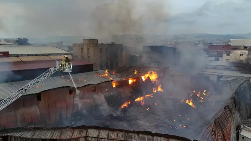 İzmir Buca’da Yangın Kontrol Altına Alındı