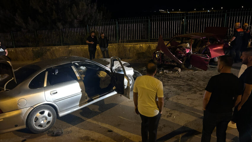 Sivasta iki otomobil carpisti 6 kisi yaralandi AVD5FA1F